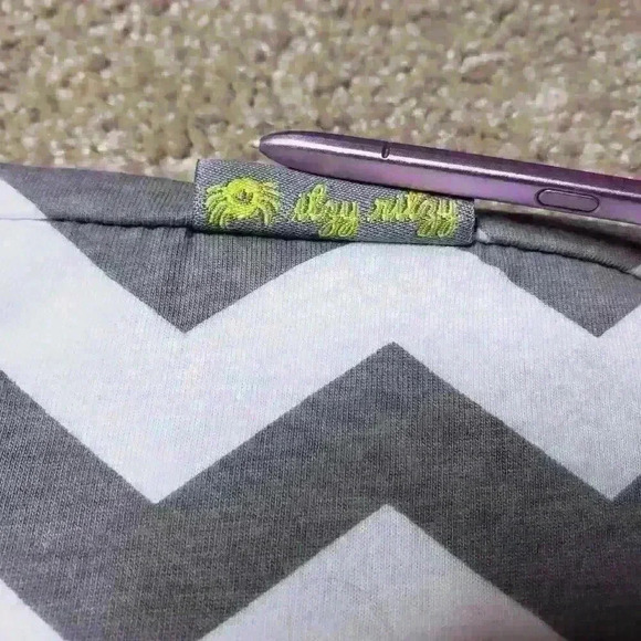 Itzy ritzy nursing happens breastfeeding scarf - Picture 5 of 7